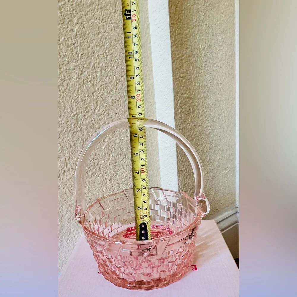 Williams-Sonoma Pink Embossed Glass Woven Easter Basket Round 7” Clear Handle
